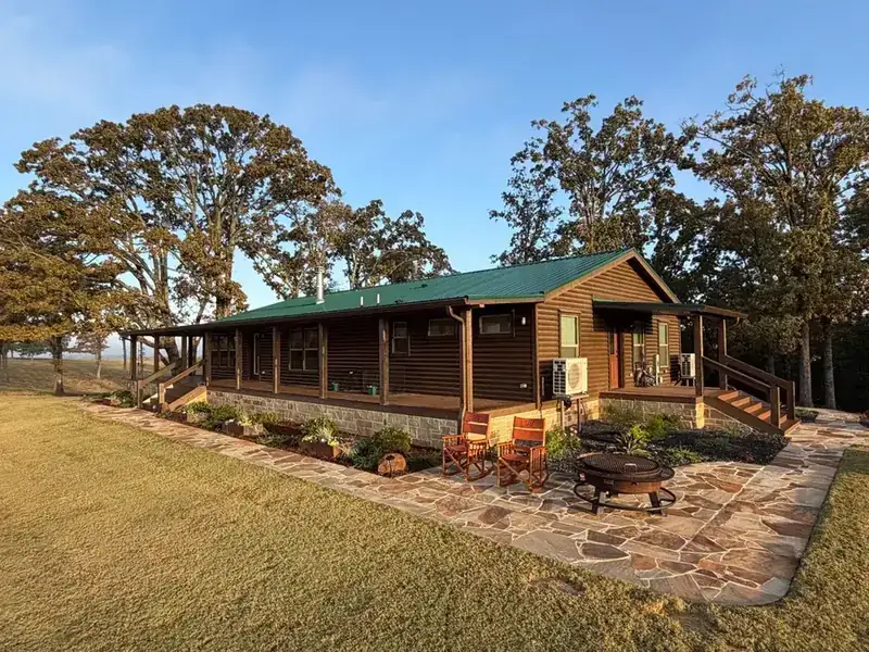 Moose Creek Series cabin by Ulrich Lifestyle Structures, photo 1 of 9